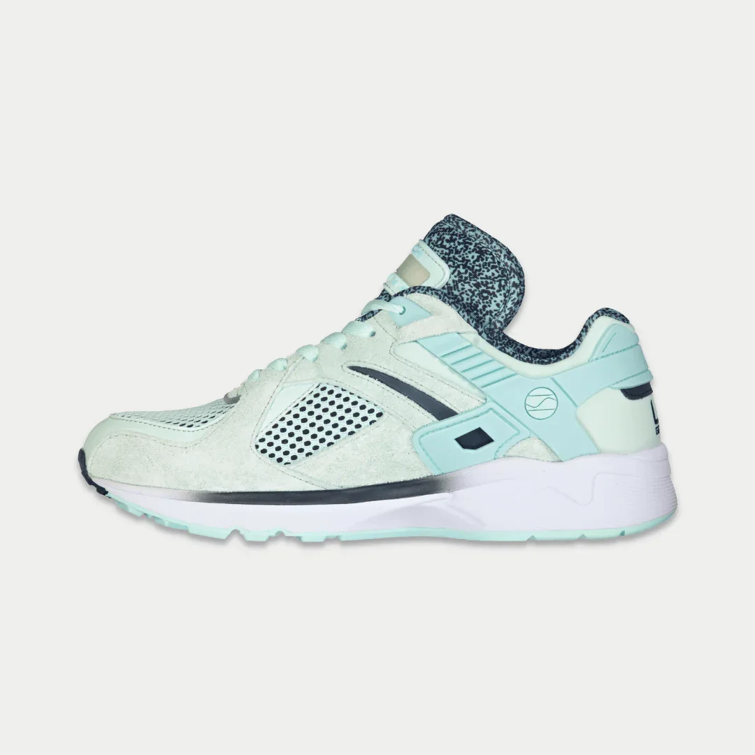 LA Gear Women's Catapult Light-Up Lowtop | Mint x Black - Image 3